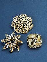 Vintage Lot of Large Goldtone Curlicue &amp; Spikey Flower w Square Ribbon Pin Brooc - £14.78 GBP