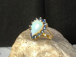 14K Yellow Gold Ring 4.61g Fine Jewelry Size 6.75 Pear Opal &amp; Round Blue Stones - £295.72 GBP