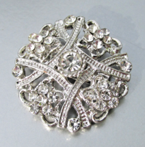 Vtg Mid-Century Crystal Rhinestone Flowers Circle Silver Tone Brooch Pin - $12.86