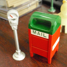 Cool Modern Metal Mailbox and Parking Meter Figurines 1 7/8&quot; Tall  LOOK - £12.46 GBP