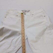 Levis Jeans Women's Cotton White Denim Mid-Rise Cropped Jeans Size 8 (32×19) image 12