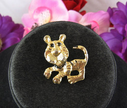 Adorable TIGER PIN Vintage Brooch Cartoon ish Wild Cat Black Goldtone 1 3/16&quot; - £11.86 GBP