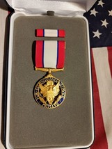 US ARMY DISTINGUISHED SERVICE MEDAL NEW IN PRESENTATION CASE - $75.00