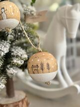 East of India Christmas Wooden Baubles - 4 Designs Available - $95.51 MXN+