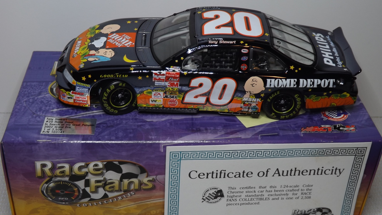 Primary image for Action Race Fans 1:24 Tony Stewart Home Depot The Great Pumpkin Charlie Brown 02