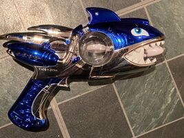 Electric City Aquarium 10" Shark Lights/Sound Play Blaster *Pre-Owned* ww1 - $11.99