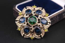 Vintage Filigree Dome Brooch – Blue &amp; Green Rhinestones – Stamped Hallmark - $409.90 MXN