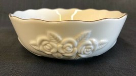 Lenox Ivory Bowl Scalloped Edge Embossed Roses Gold Trim Candy Treat Nut Dish - £12.79 GBP