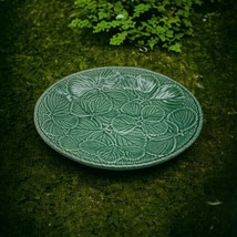 Bordallo Green Plate Strawberry Leaf Serving Platter  11&quot; Inch- Has Craz... - £31.03 GBP