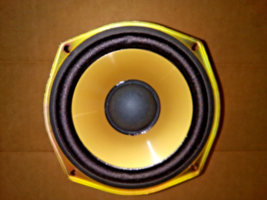 24AA36 SONY SPEAKER: 1-825-428-11, 5&quot; DIAMETER +/-, 3&quot; TALL +/-, SOUNDS ... - $9.45