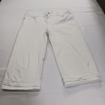Women's White Denim Mid-Rise Cropped Jeans Measured Size (32×20) image 14
