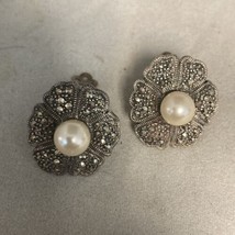 A 925 Sterling Silver Faux Pearl Marcasite Flower Clip On Earrings - $462.42 MXN