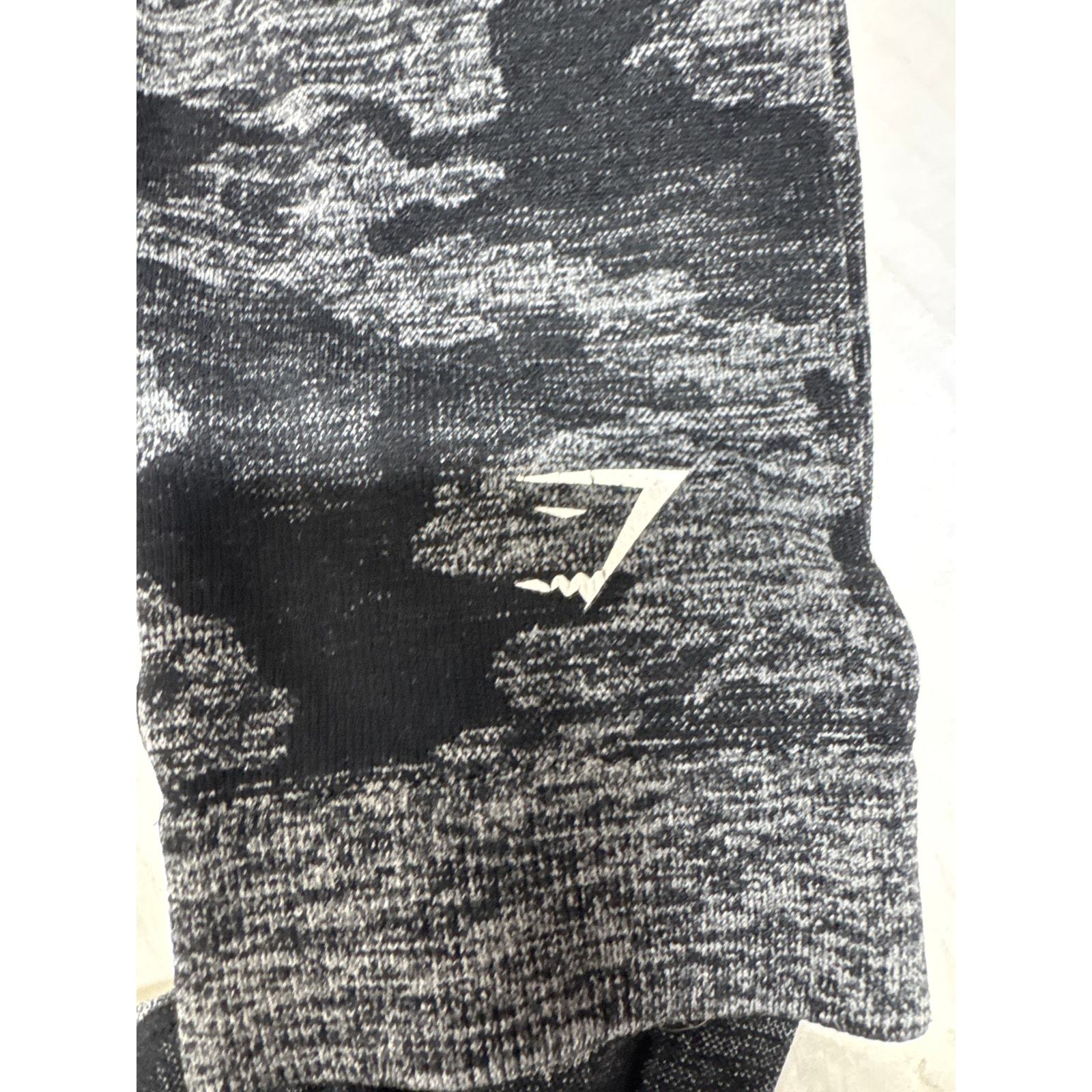 Gymshark Women’s Camo Seamless Leggings Black Gray Gym Workout Size 22x24 Item image 2