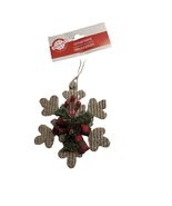 Christmas House Cardboard Christmas Star Ornament W/Berries - $215.72 MXN