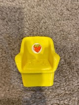 Vintage 1983 Kenner Strawberry Shortcake Garden House Yellow Replacement Chair - £7.46 GBP