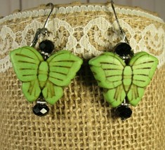 Earrings Pierced Green Butterflies Stone Beads Sterling Silver Lever Backs 1.5&quot; - £7.01 GBP