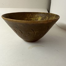 Hand Spun Pottery Bowl Signed By Artist - £26.08 GBP