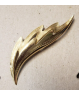 Vintage Signed Crown TRIFARI Leaf Pin Brooch Gold Tone Ornate - €15,53 EUR