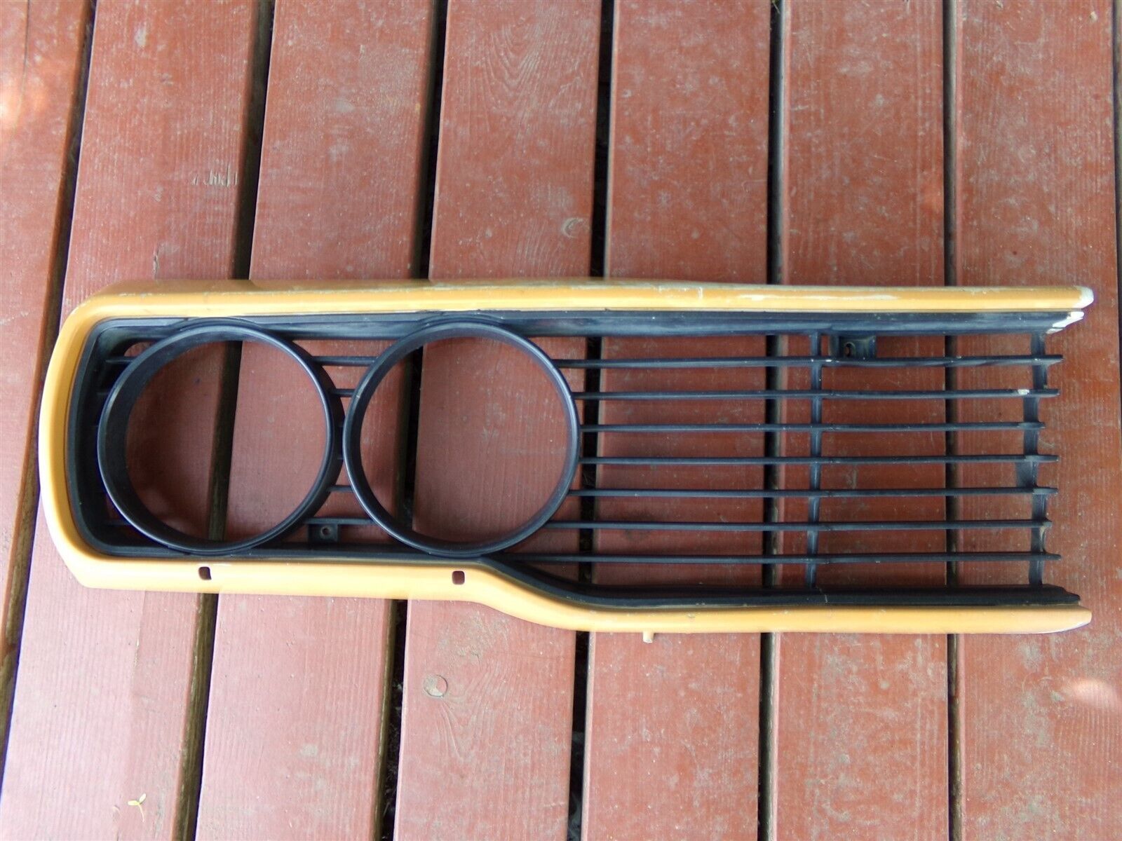 Toyota Hilux Grill OEM 53112-89108 RH 72 73 74 75 76 77 78 - $179.98