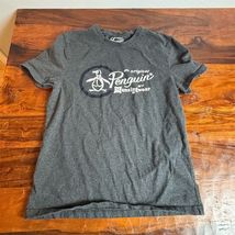Original Penguin Men's Gray Graphic Tee Size M Short Sleeve Casual - $12.47