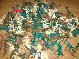 Large Lot Of Plastic Army Soldiers 190+ Vintage Plastic Toy Army Men - $256.78 MXN