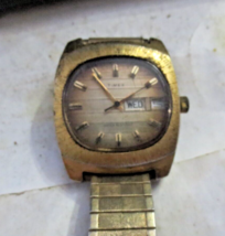 Vintage 70s Timex Watch Automatic Day Date Gold Tone Sunburst Working - $46.58