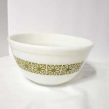 Pyrex 1 1/2 Qt  Verde Avocado Green Square Flowers #402 Mixing Nesting Bowl - £18.60 GBP