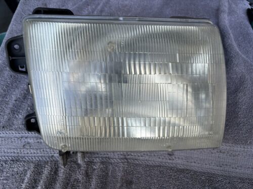 Nissan Frontier Xterra 2000-2001 OEM Single Right Front Head Light Lamp - $44.10