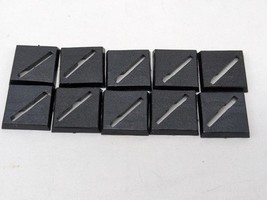 (10) Games Workshop 1984 20MM Black Bases With Slanted Slot - €17,07 EUR