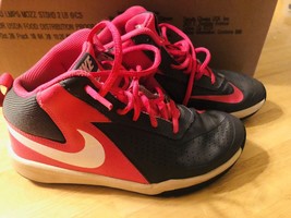 Nike Team Hustle D7 Grey with Pink Swoosh High Tops - size 4Y/6 Women’s - $21.99