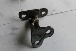16-17 JAGUAR XE DRIVER LEFT SIDE DOOR UPPER HINGE BRACKET FRONT or REAR M1491 image 3