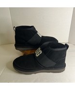 UGG Neumel II Graphic Black Sheepskin Boots Slip On Size 5 - $839.64 MXN