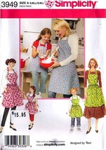2006 Child's & Misses' APRONS Pattern 3949-s Child and Adult Sizes UNCUT - £9.43 GBP