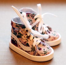 NEW Ruby Red Fashion Friends SARA Hi Top Sneakers Floral Pink 14.5in BJD... - $22.77
