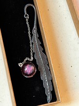 Oxidized Silvertone Metal Feather w Chain &amp; Unique Purple &amp; Pink Glass B... - £8.94 GBP