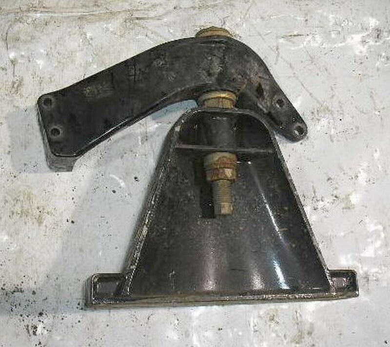 1969 Mark Twain 18&#39; W Mercruiser 140 HP Motor Mount - $42.88