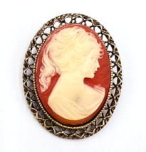 Vintage Cameo Lady Gold Tone Oval Filigree Brooch Pin - $23.76