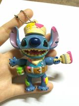 Disney Find Stitch Hana Hou Event Painter Artist keychain. Pretty and Ra... - £15.65 GBP