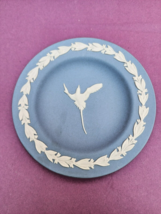 Vintage WEDGWOOD Jasperware Miniature Plate- BERMUDA LONGTAIL BIRD Small... - $20.33