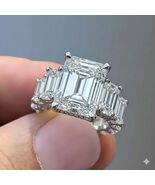 Lab Grown Three Stone 4.40 CT Emerald Cut F VS1 Engagement Ring with Hid... - €4.603,18 EUR
