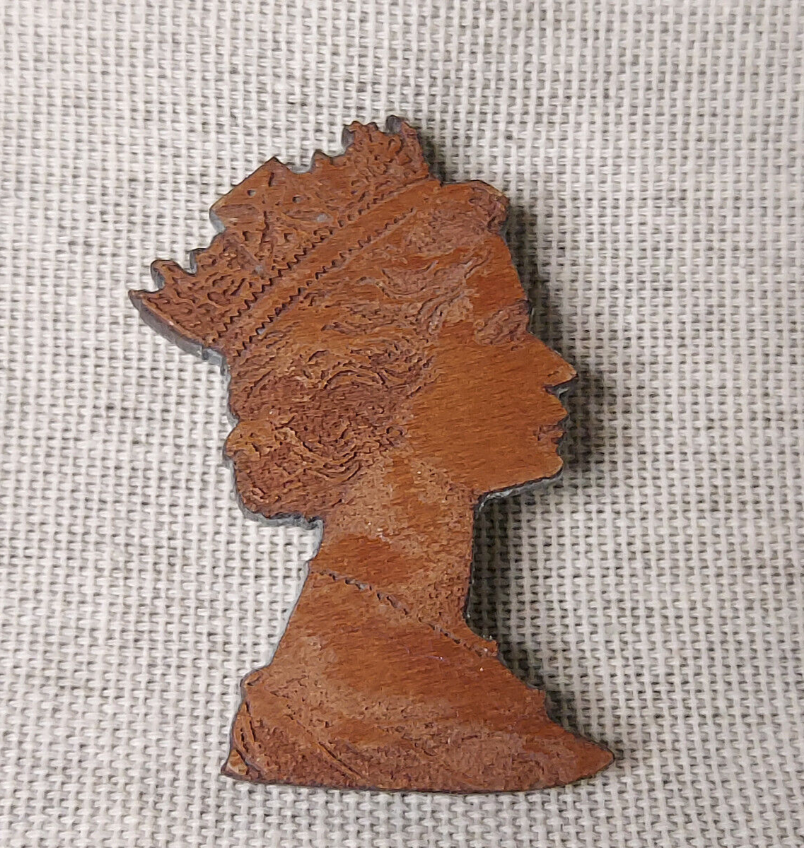 Vintage Laser Cut Wooden Queen Elizabeth II Brooch - $22.20