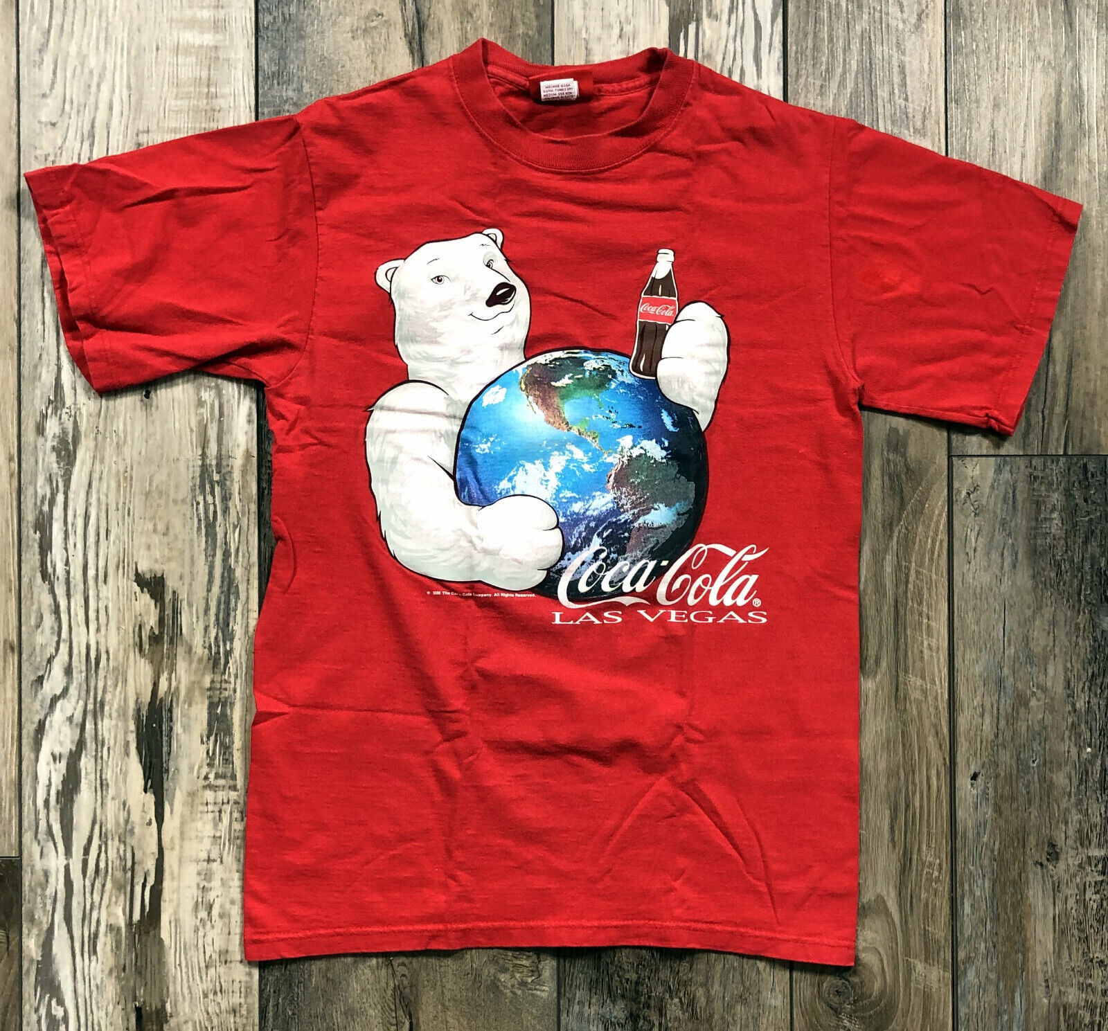 Primary image for Vintage T-Shirt Coca-Cola Las Vegas 1998 Polar Bear Earth Red - Size Small