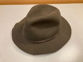 Bailey of Hollywood POET 100% Wool Crushable Travel Large Made In USA - $24.50