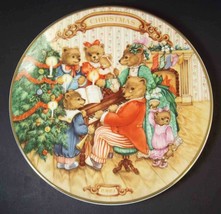 Avon plate 1989 Together for Christmas Bear Family at Piano 22k gold rim 8" - $6.60