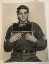 Elvis Presley Postcard Elvis In Army Fatigues Holding Sign - $3.46