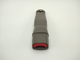 ✅ 1999 - 2002 Chevrolet Tahoe Seat Belt Buckle Front Right RH Gray OEM - $1,451.93 MXN