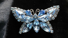 Vintage Juliana Silvertone Light Blue Prong Set Rhinestones Butterfly Brooch - £59.81 GBP