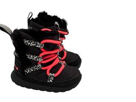 Toddler Girl Size 5 Nike Roshe Run Hi Sneakerboot in black and hyper punch - $348.21 MXN