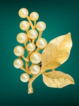 Vtg Large Crown Trifari Faux Pearls Brushed Gold Tone Berris Branch Brooch Pin - £74.69 GBP