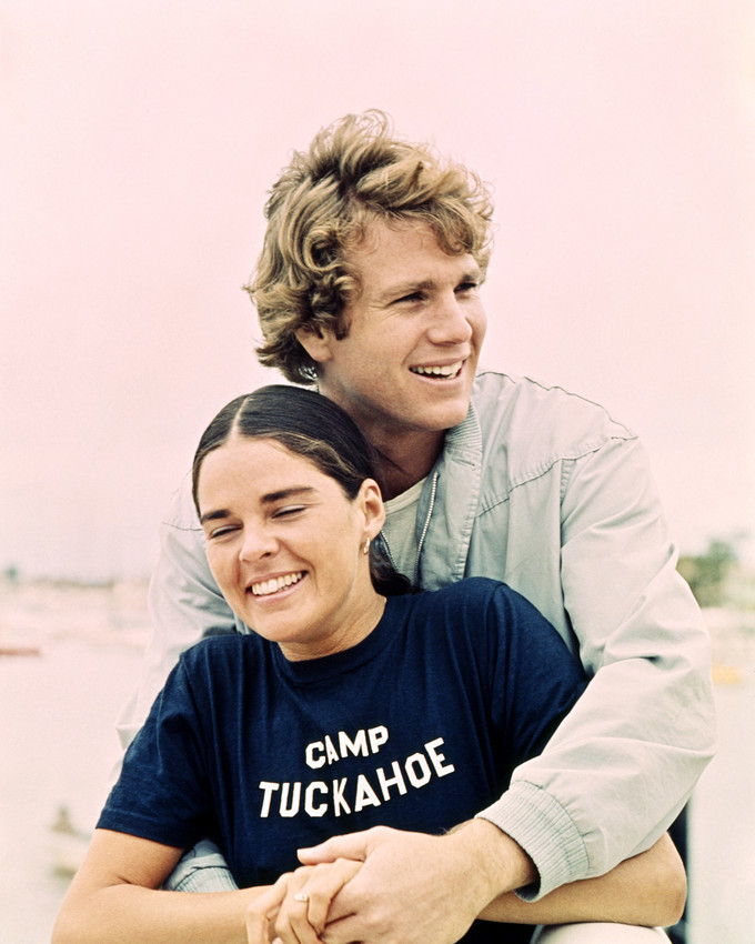 Love Story Featuring Ali Macgraw, Ryan O'neal 11x14 Photo hugging on beach
